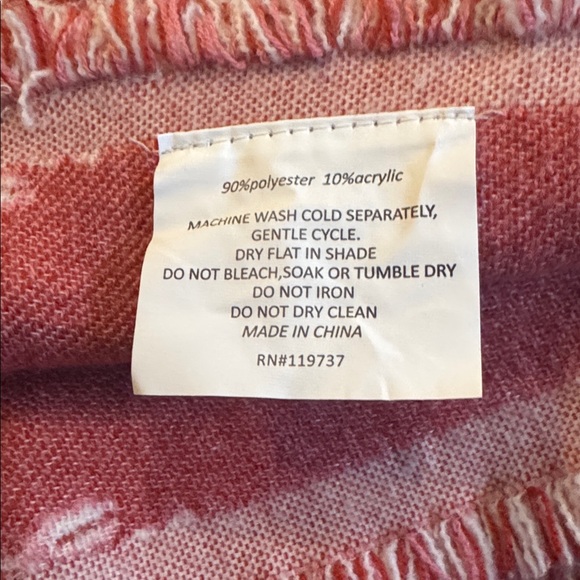 ENVOGUE Hearts & Vine Tapestry Throw With Fringes -Soft & Stylish -50"x 70" - Picture 8 of 9